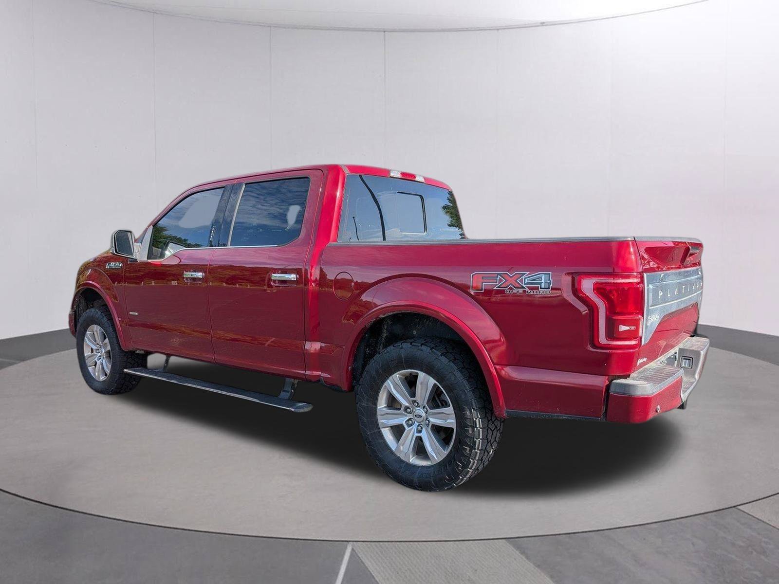Used 2016 Ford F150 Platinum w/ Equipment Group 701A Luxury AWD/4WD image 3