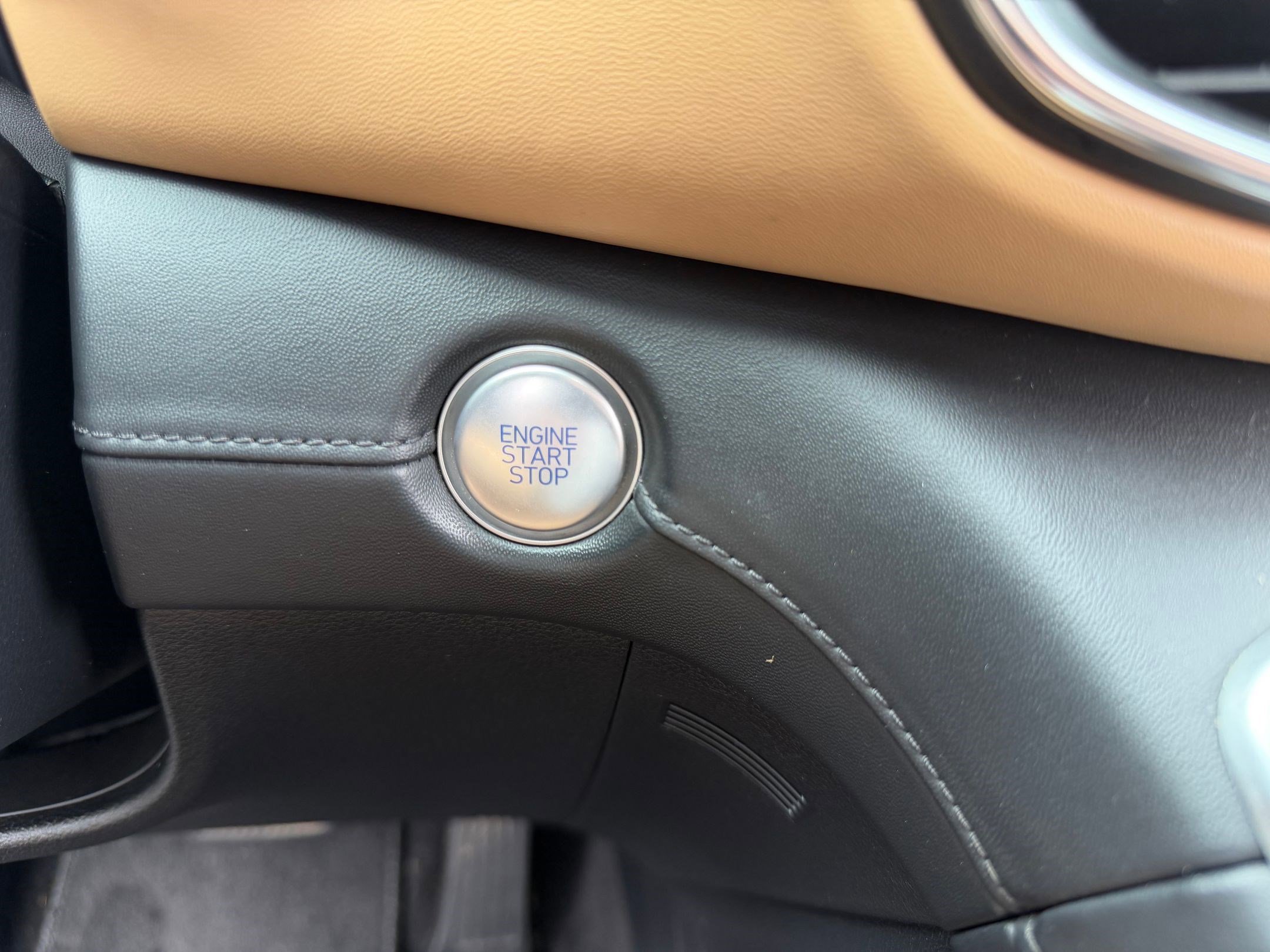 Used 2023 Hyundai Santa Fe Calligraphy image 32