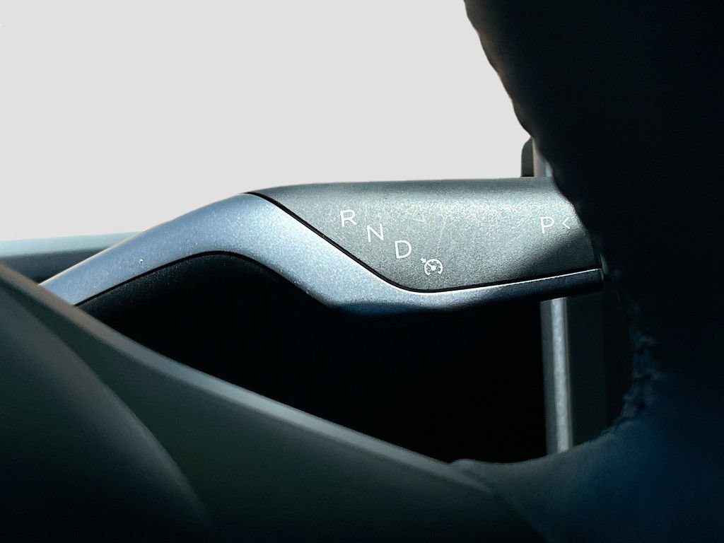 Used 2025 Tesla Model Y Long Range AWD/4WD image 17