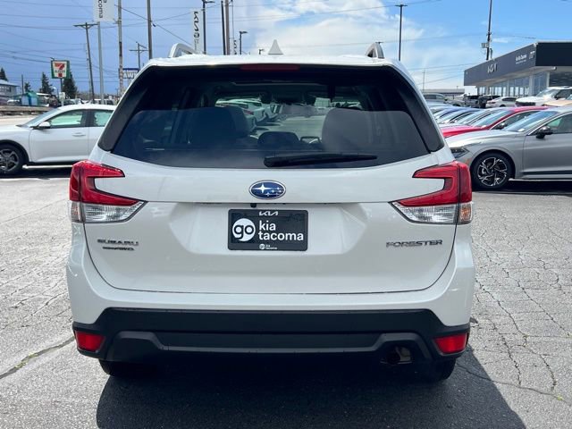 Used 2020 Subaru Forester Premium AWD/4WD image 6