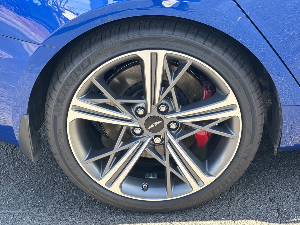 Used 2025 Genesis G70 2.5T w/ Sport Prestige Package image 17