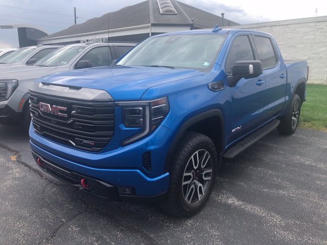 Used 2023 GMC Sierra 1500 AT4 w/ AT4 Premium Package AWD/4WD image 3