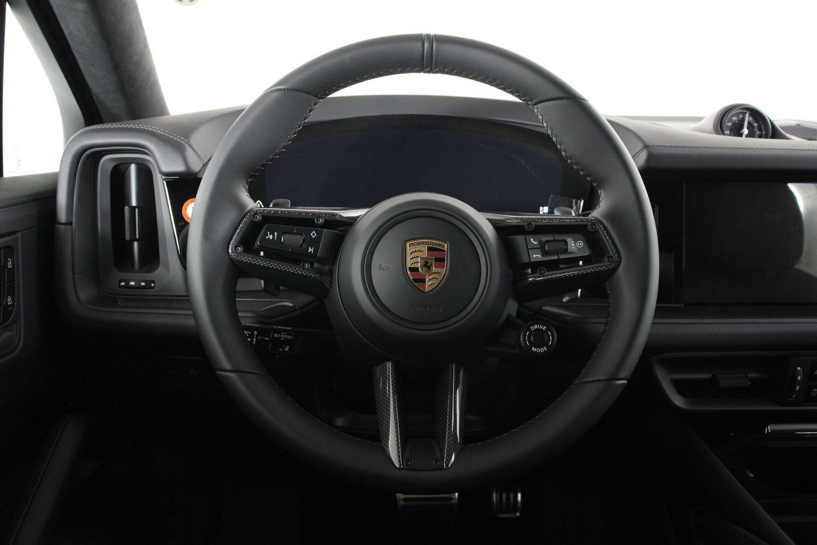 New 2026 Porsche Cayenne GTS image 12