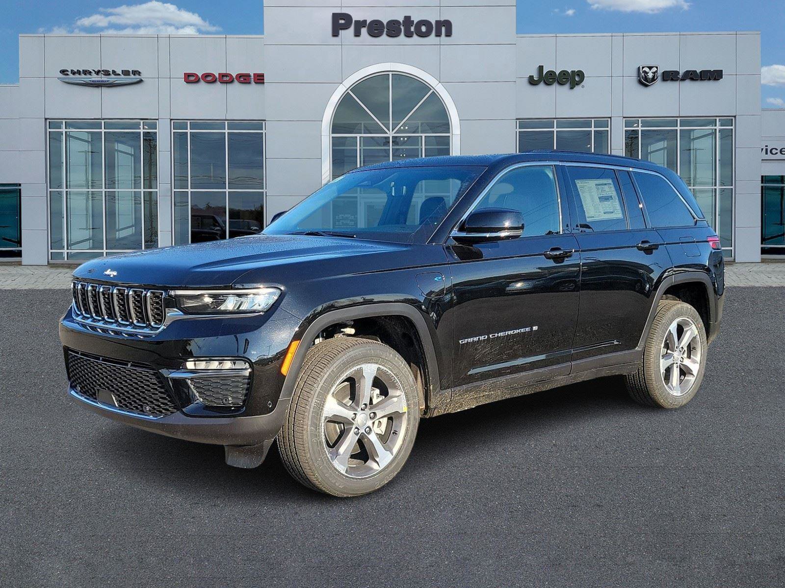 New 2024 Jeep Grand Cherokee Limited 4xe w/ Luxury Tech Group II
