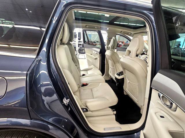 Used 2021 Volvo XC90 T5 Momentum w/ Climate Package image 14
