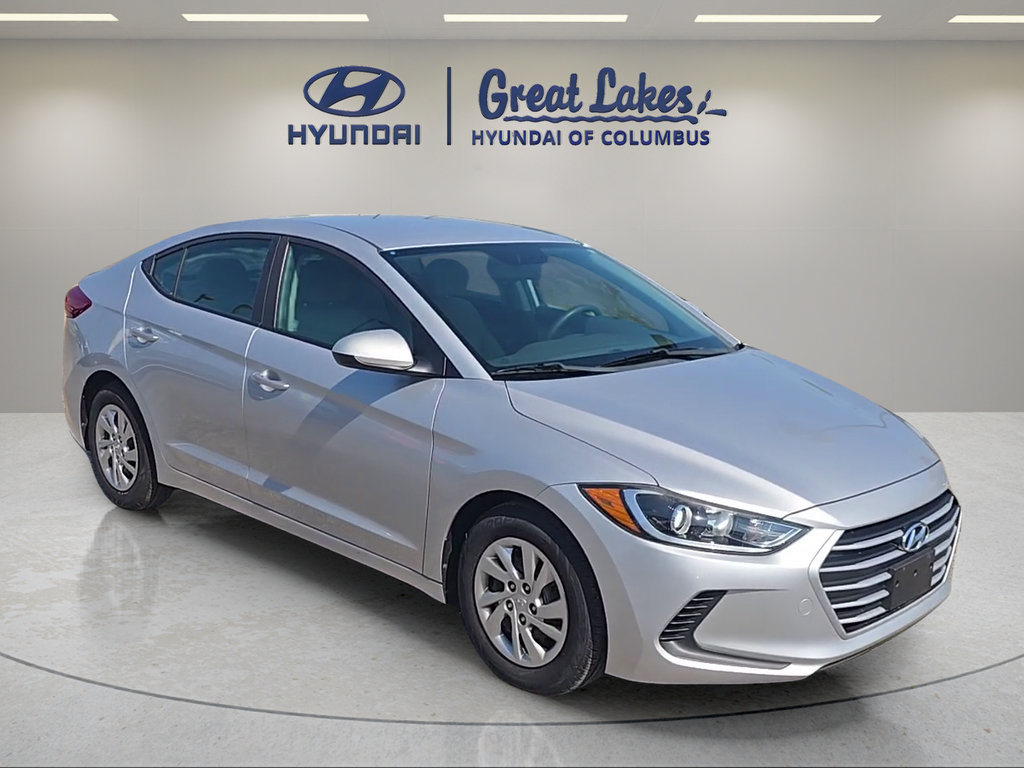 Used 2017 Hyundai Elantra SE w/ Cargo Package FWD image 3