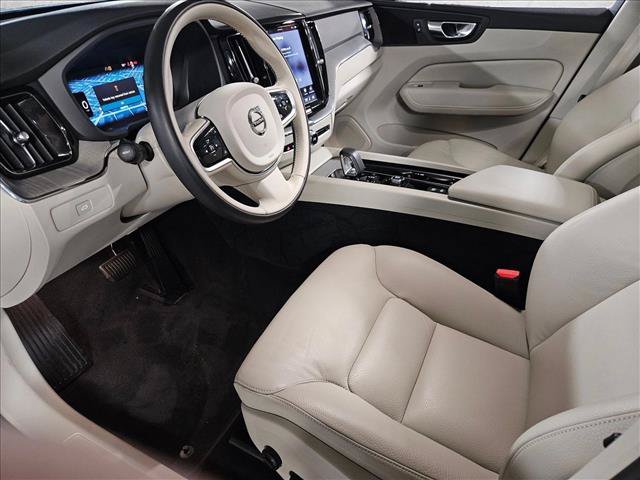 Used 2025 Volvo XC60 B5 Plus w/ Protection Package Premier AWD/4WD image 9