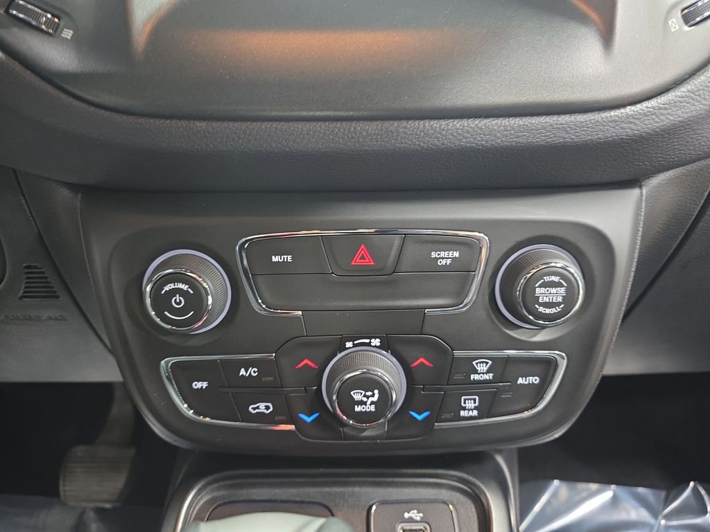 Used 2017 Jeep Compass Trailhawk w/ Cold Weather Group AWD/4WD image 20