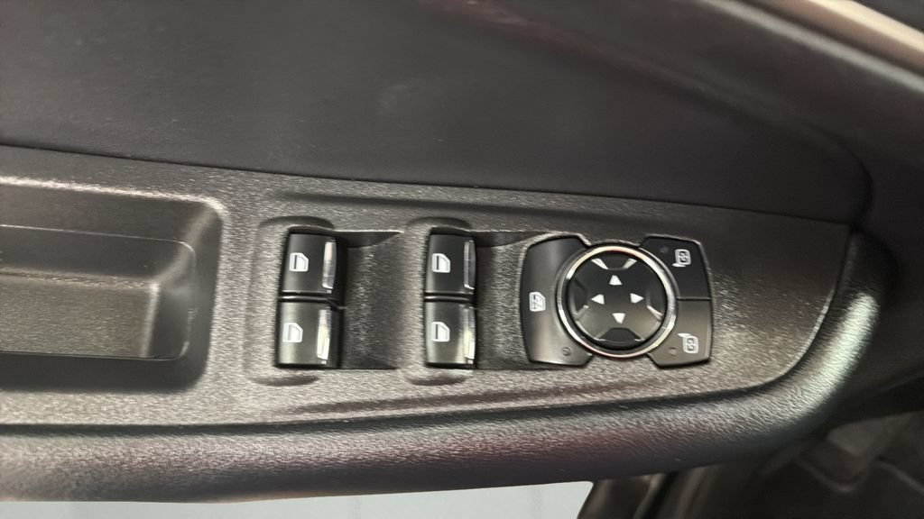 Used 2024 Ford Edge SEL AWD/4WD image 16