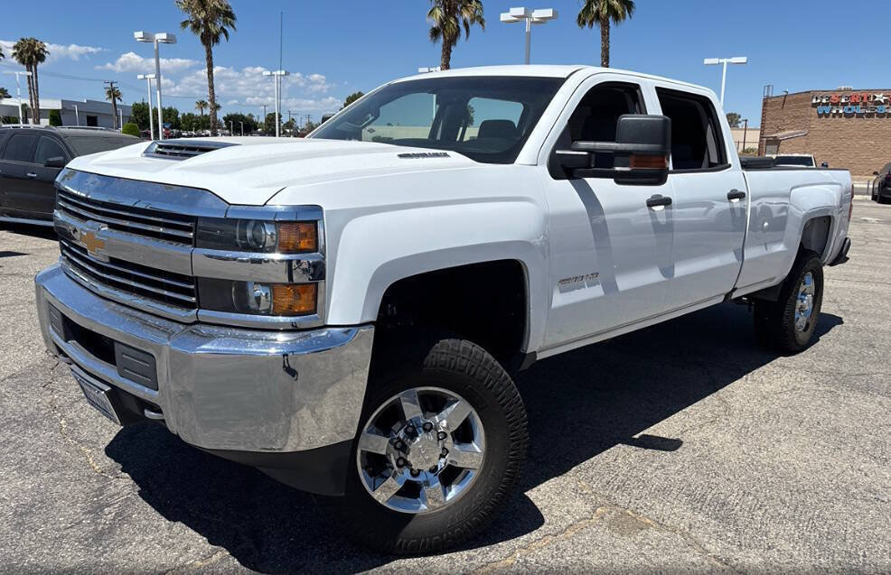 Used 2018 Chevrolet Silverado 2500 W/T w/ WT Convenience Package AWD/4WD image 2