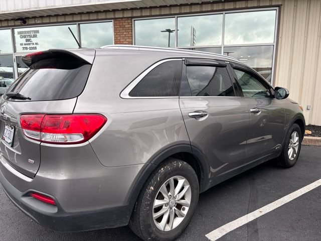 Used 2017 Kia Sorento AWD image 9