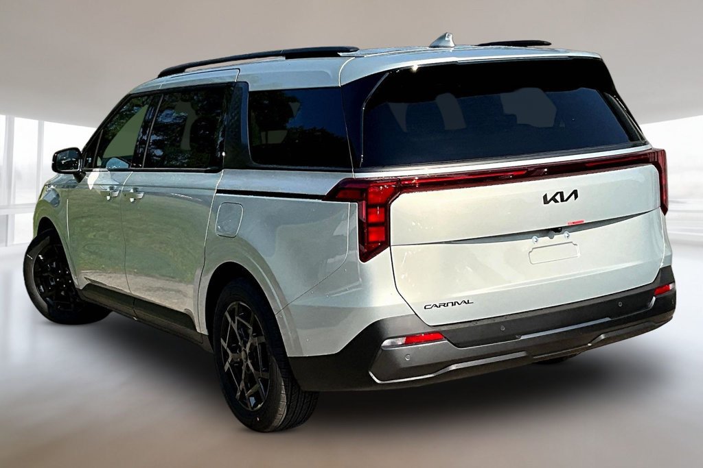 New 2027 Kia Carnival EX FWD image 3