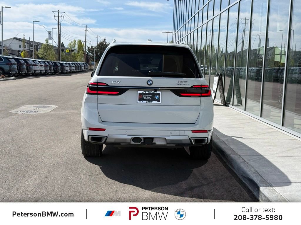 Used 2024 BMW X7 xDrive40i image 4