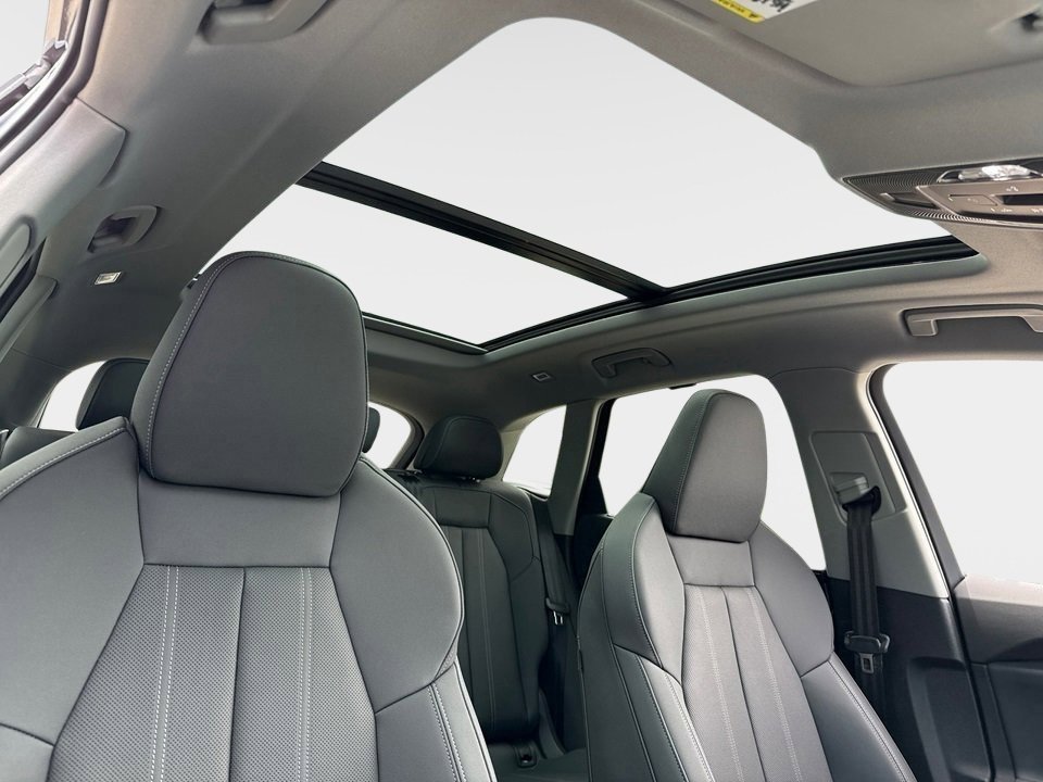 Certified 2025 Audi Q5 2.0T Premium Plus w/ Premium Plus image 11