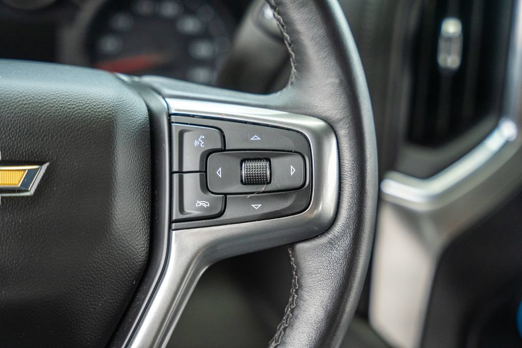 Used 2022 Chevrolet Silverado 1500 LT AWD/4WD image 31
