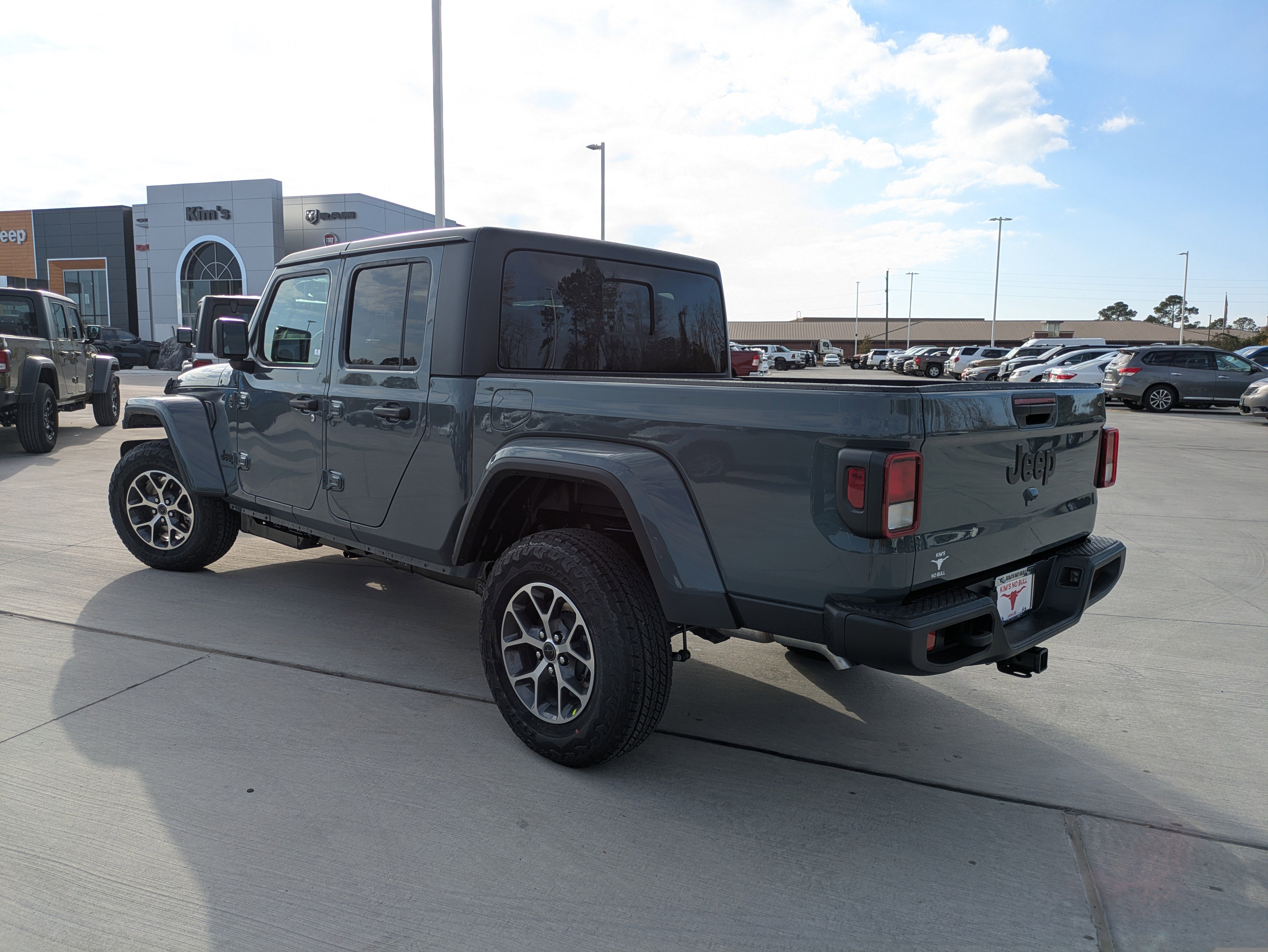 New 2026 Jeep Gladiator Sport AWD/4WD image 5