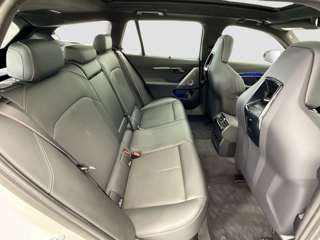 Used 2025 BMW M5 Touring AWD/4WD image 22