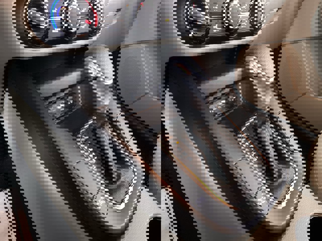 Used 2023 Kia Soul LX w/ LX Technology Package image 17