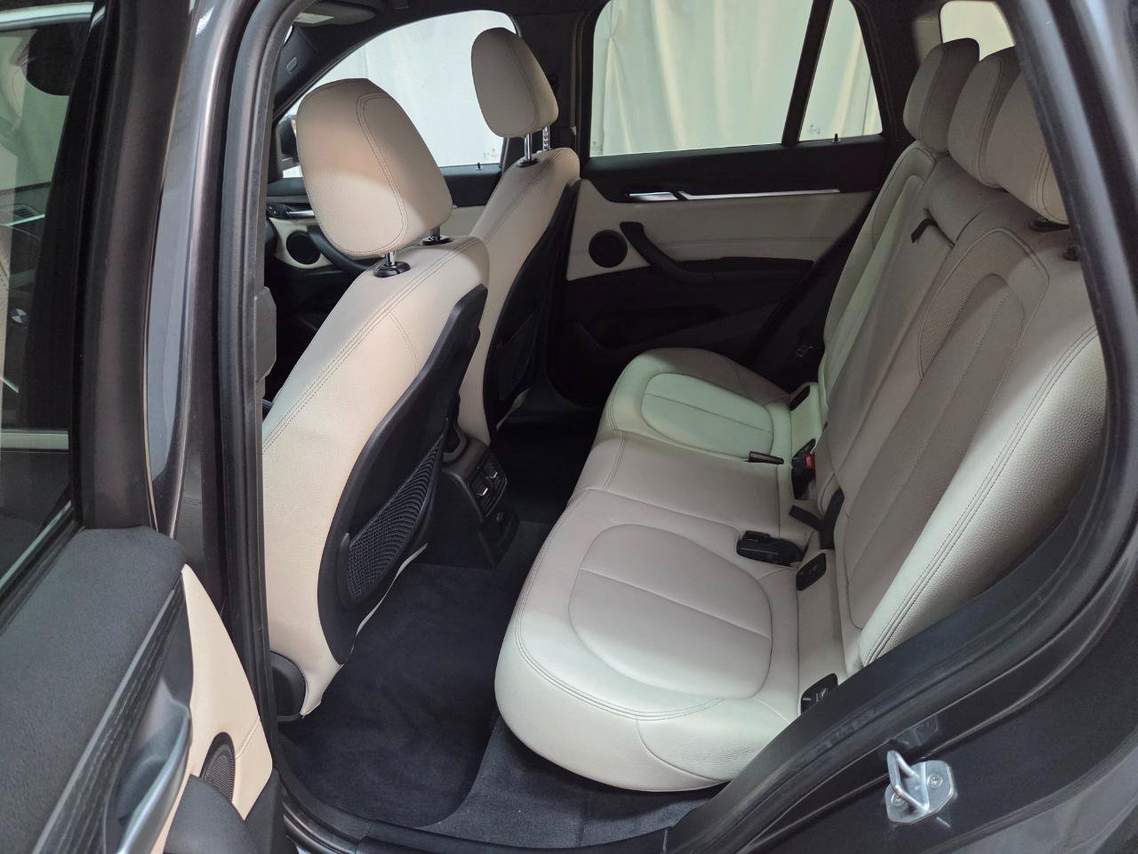 Used 2018 BMW X1 xDrive28i AWD/4WD image 16