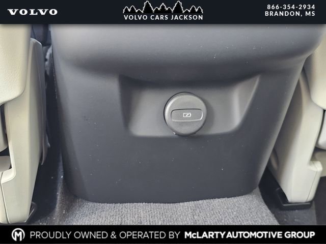 New 2026 Volvo XC60 B5 Ultra w/ Protection Package Premier image 16
