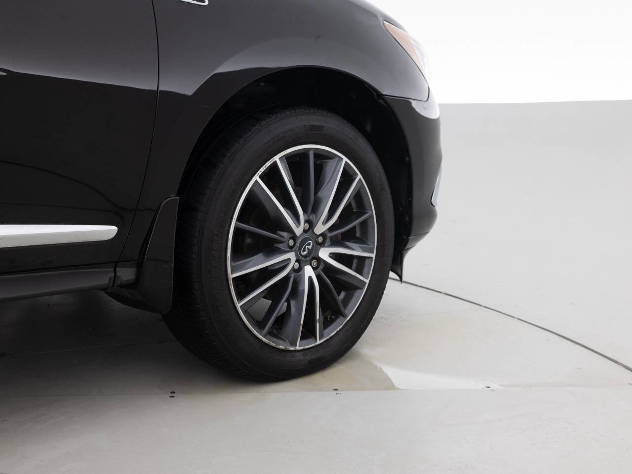 Used 2017 INFINITI QX60 Luxe w/ Deluxe Technology Package AWD/4WD image 18