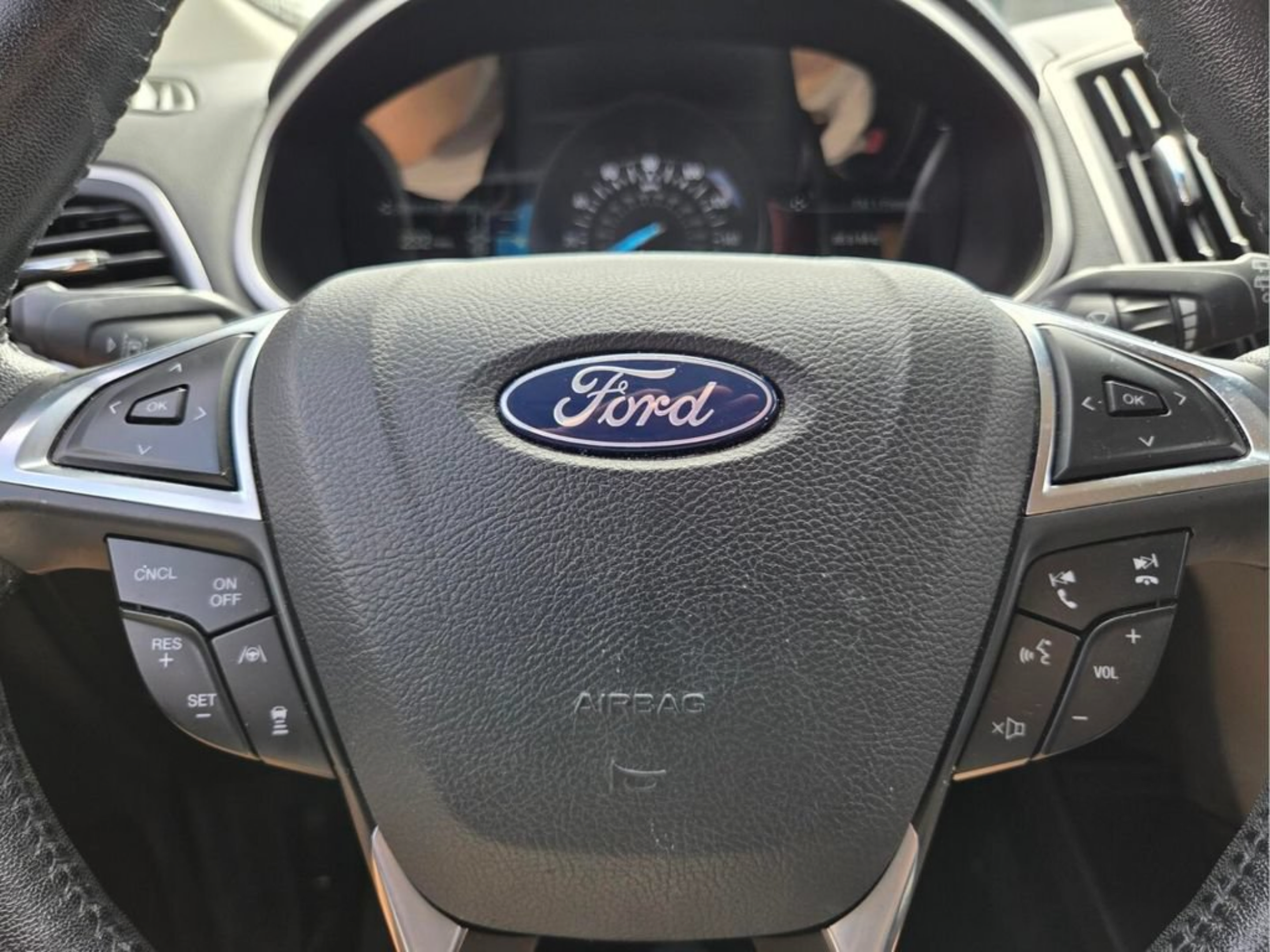 Used 2019 Ford Edge SEL w/ Equipment Group 201A FWD image 28