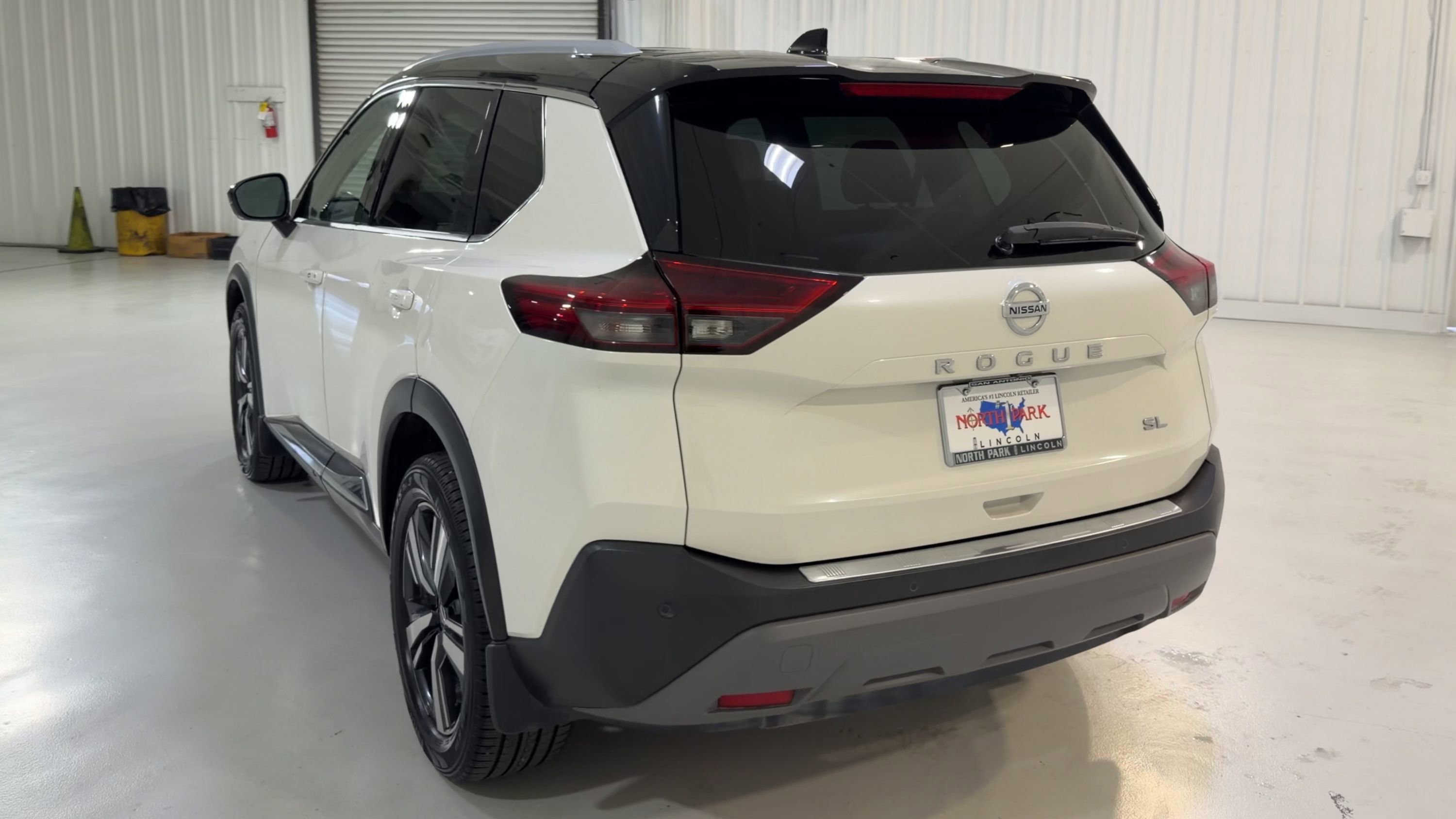Used 2021 Nissan Rogue SL w/ Premium Package FWD image 8
