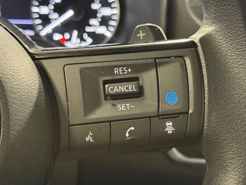 Used 2023 Nissan Rogue SV image 22