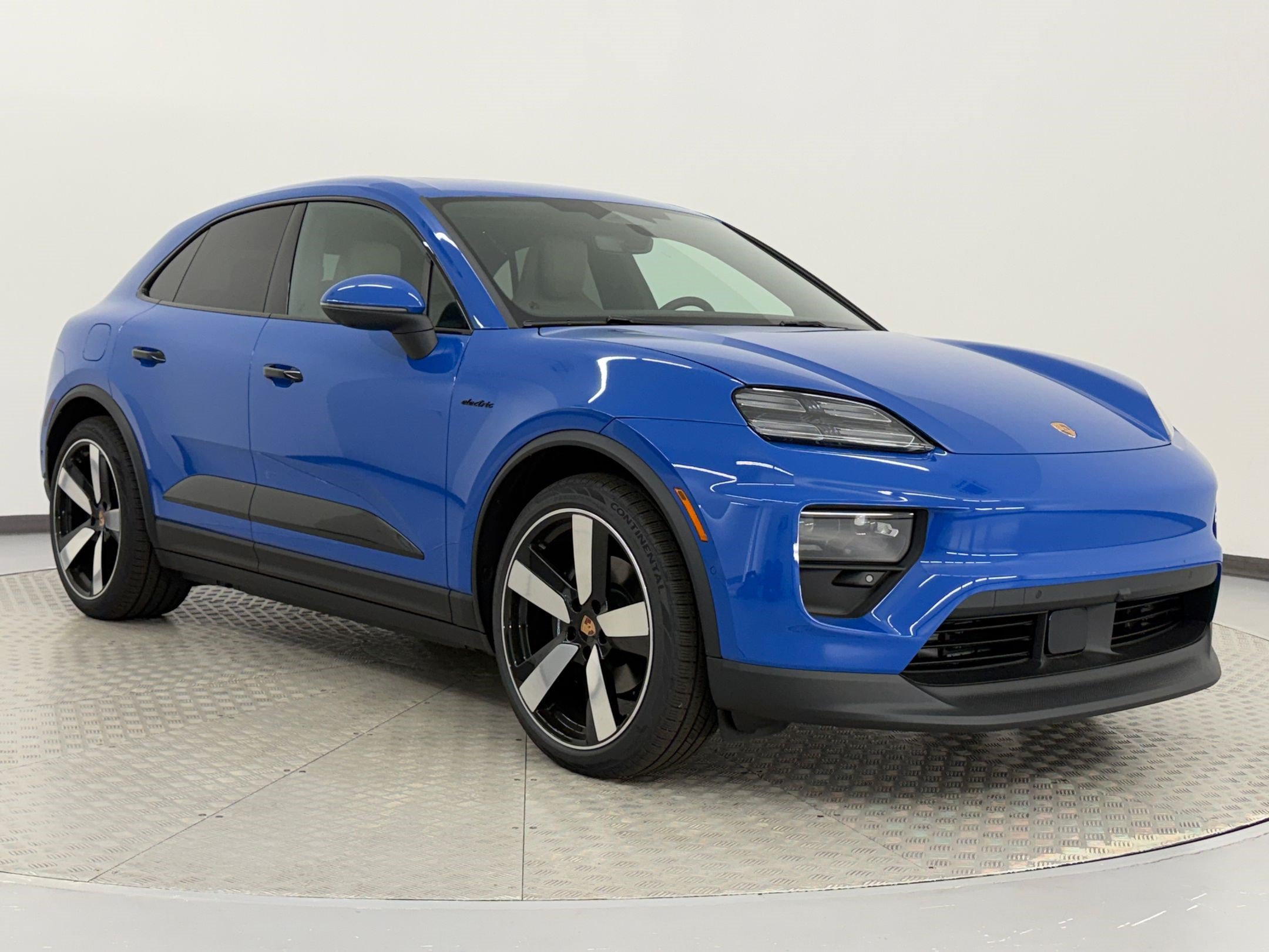 New 2026 Porsche Macan 4 Electric AWD/4WD image 7