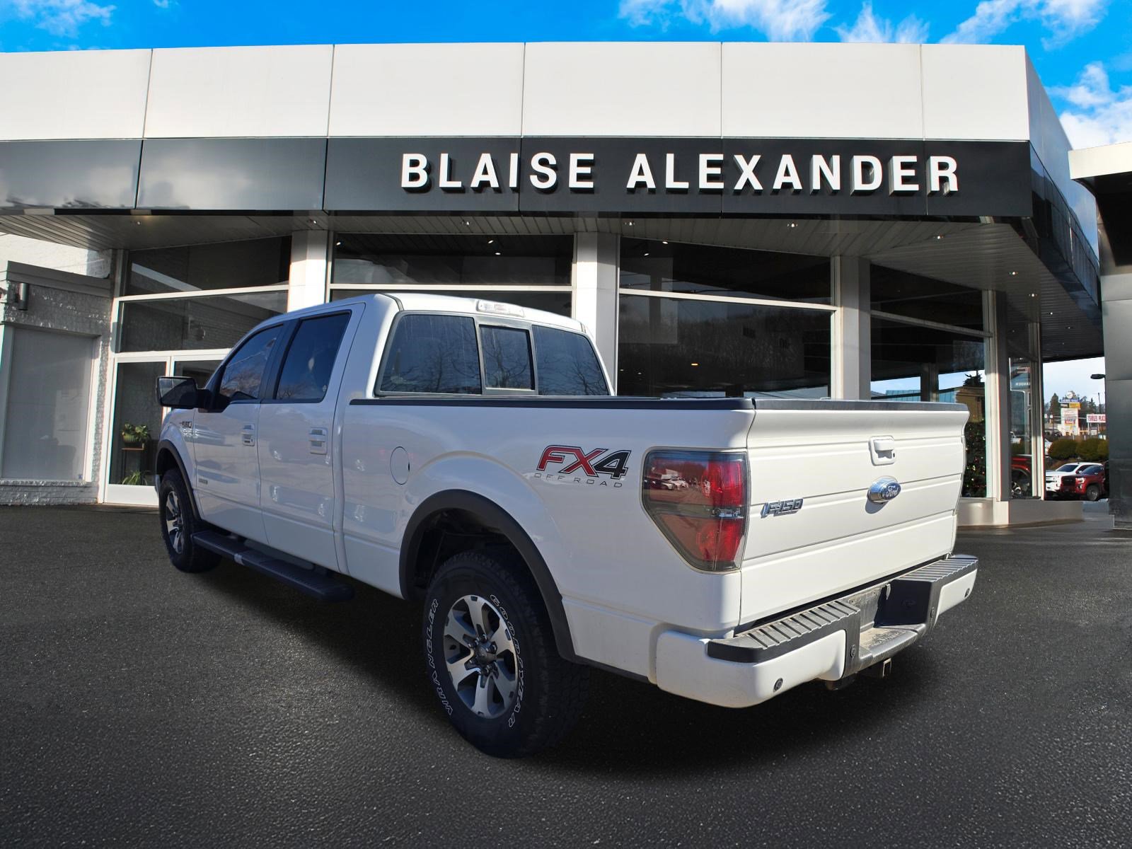 Used 2014 Ford F150 FX4 w/ Equipment Group 402A Luxury image 9