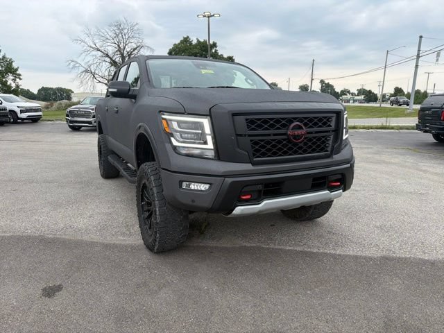 Used 2023 Nissan Titan PRO-4X w/ Pro-4x Convenience Package AWD/4WD image 4