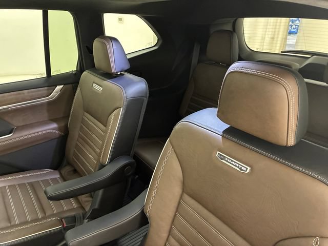 Certified 2026 GMC Acadia Denali Ultimate w/ LPO, Floor Liner Package AWD/4WD image 18