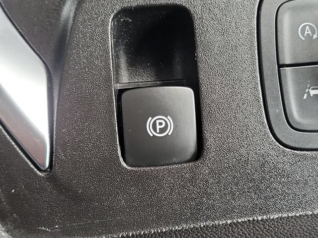 Used 2022 Chevrolet Traverse LS FWD image 18