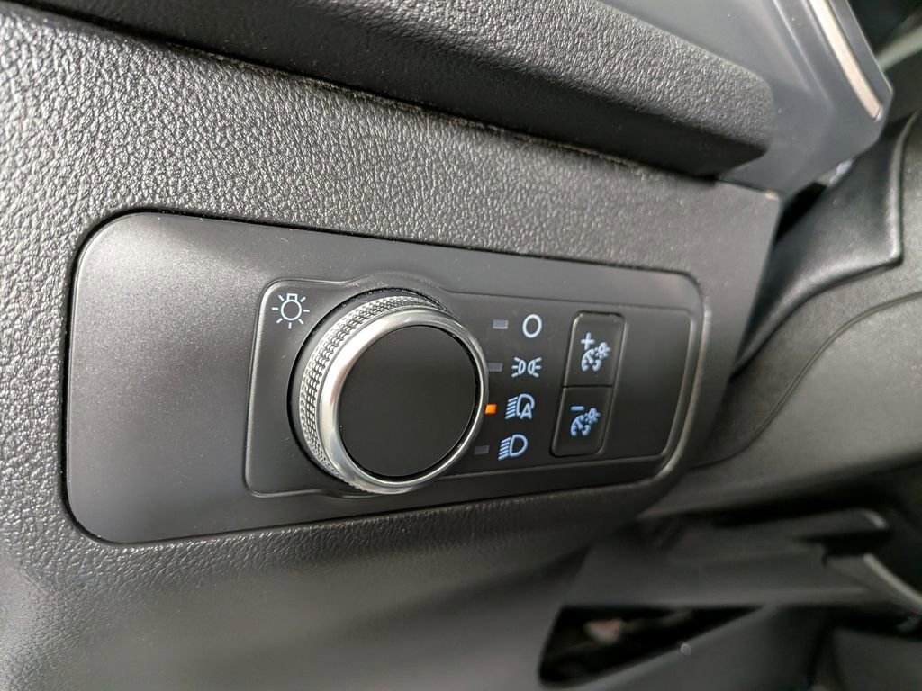 Used 2022 Ford Escape SE image 17