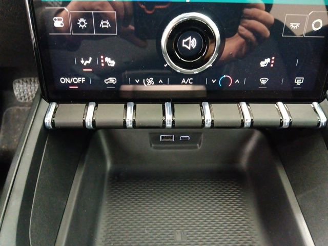 New 2026 GMC Terrain Elevation w/ Black Edition image 8