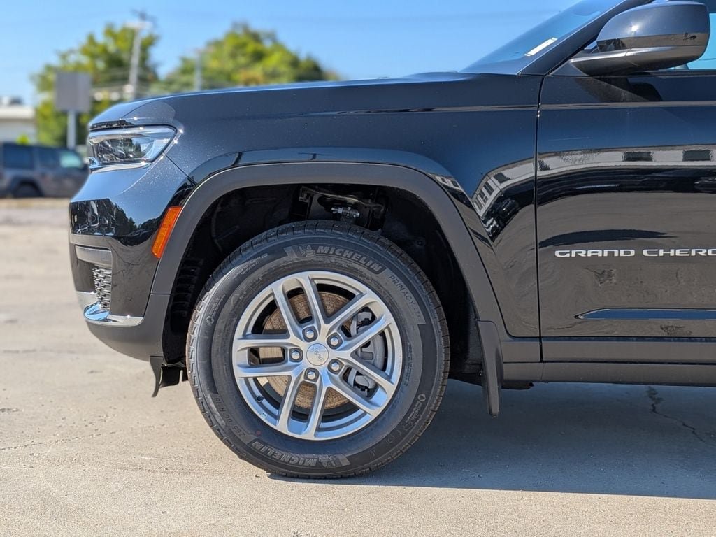 New 2026 Jeep Grand Cherokee L Laredo w/ MOPAR Finishing Package AWD/4WD image 10
