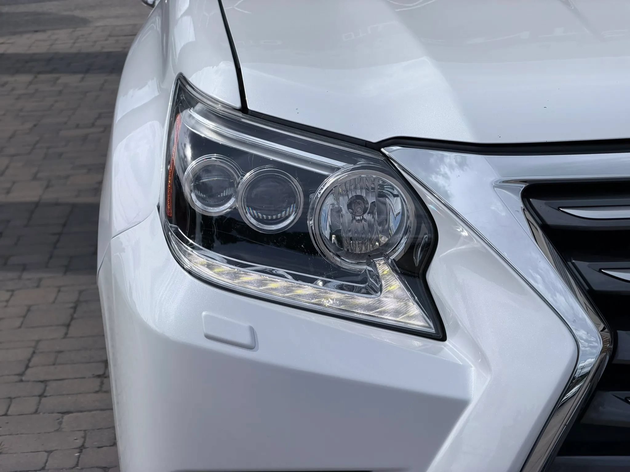 Used 2017 Lexus GX 460 Luxury AWD/4WD image 19