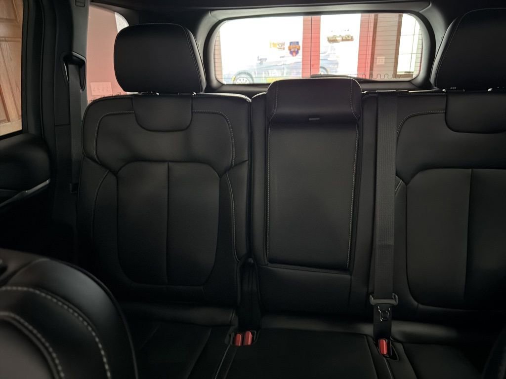 New 2026 Jeep Grand Cherokee Limited w/ Trailer Tow Package image 23