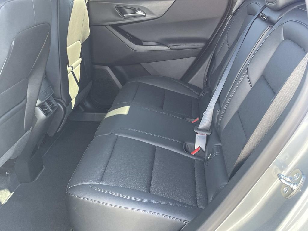 New 2026 Chevrolet Equinox LT w/ Convenience Package II FWD image 13
