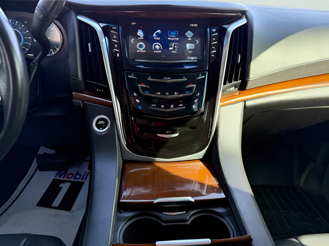 Used 2018 Cadillac Escalade ESV Premium Luxury AWD/4WD image 17
