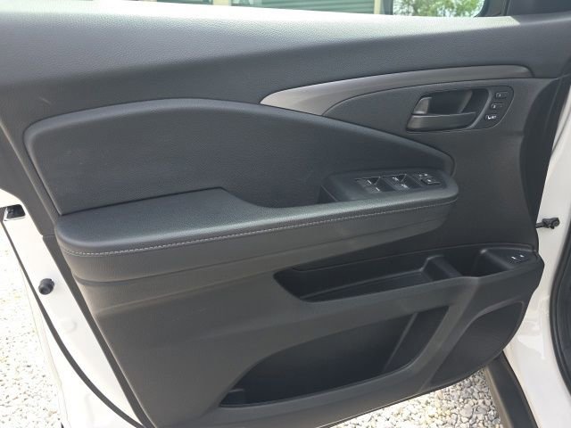 Used 2023 Honda Passport EX-L image 12