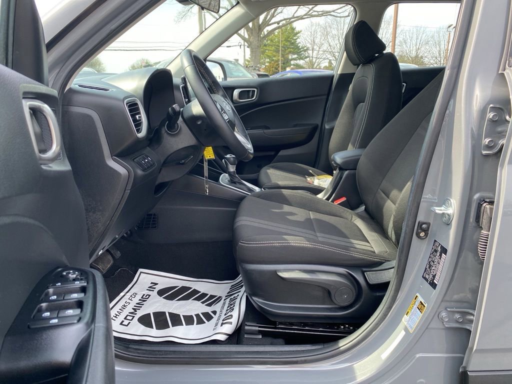 Certified 2022 Hyundai Venue SEL image 13
