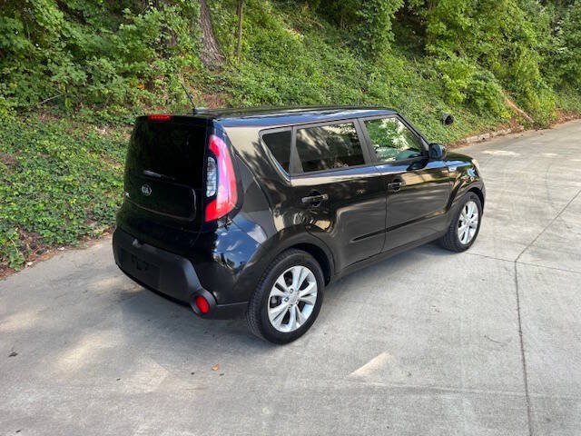 Used 2015 Kia Soul + FWD image 17