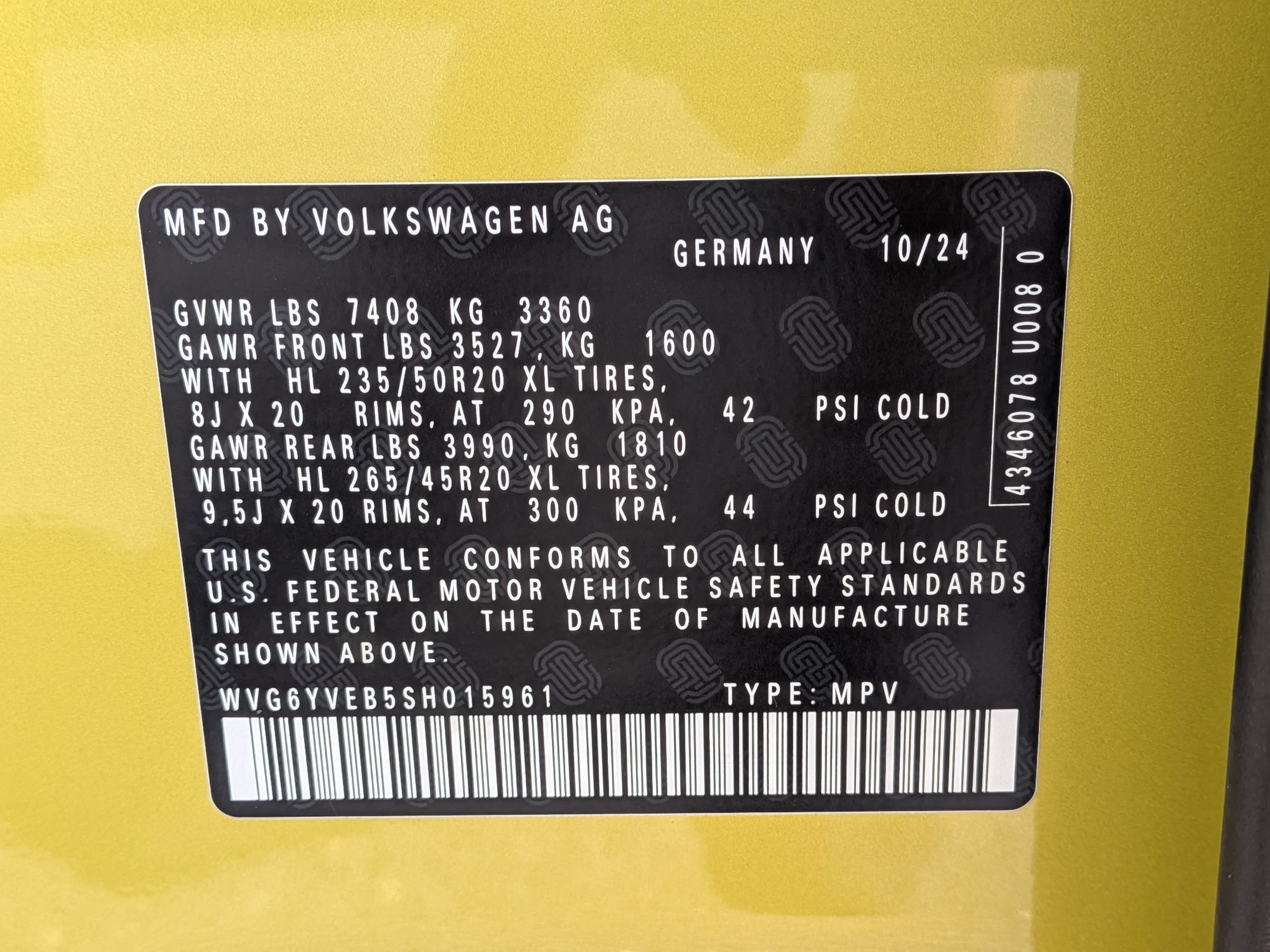 New 2025 Volkswagen ID. Buzz 1st Edition AWD/4WD image 34