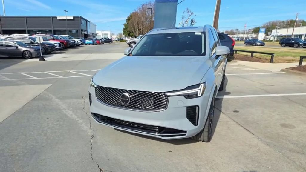 New 2026 Volvo XC90 T8 Plus image 3