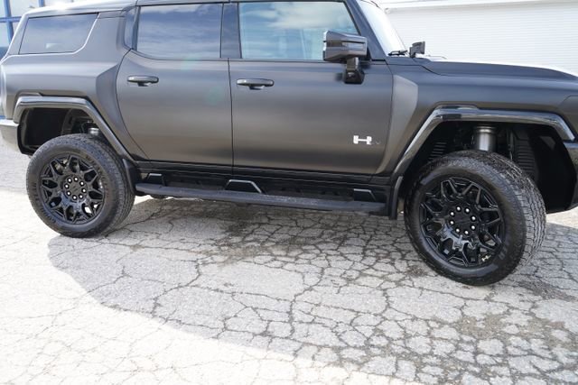 Used 2024 GMC Hummer EV 3X w/ LPO, Illumination Package image 92