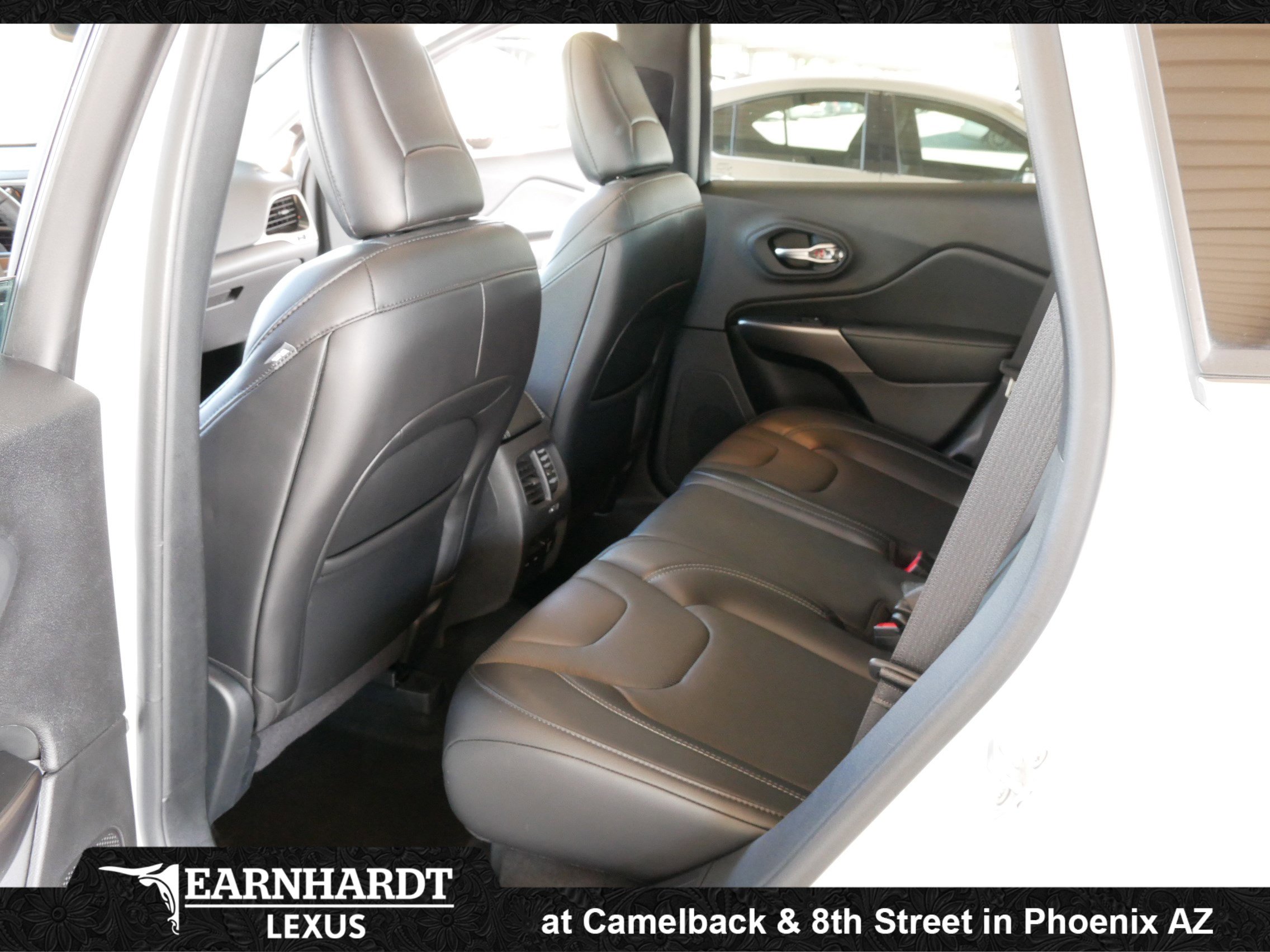 Used 2020 Jeep Cherokee Limited image 22