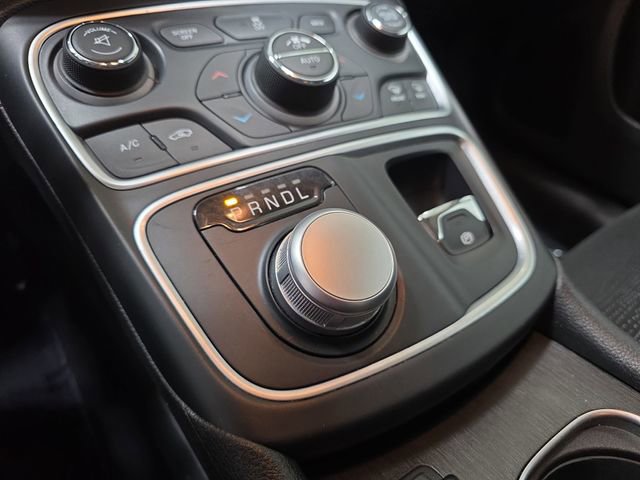 Used 2016 Chrysler 200 Limited w/ Convenience Group image 23