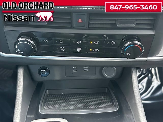 Used 2025 Nissan Rogue S AWD/4WD image 16