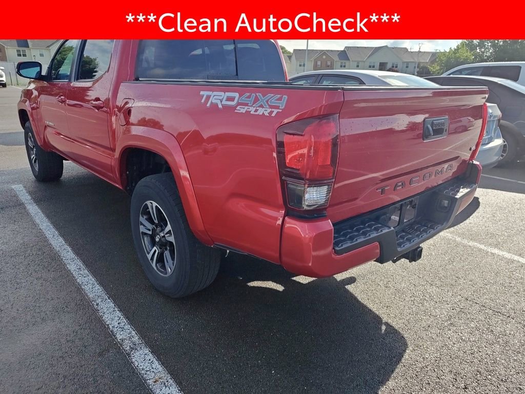 Used 2019 Toyota Tacoma TRD Sport AWD/4WD image 4